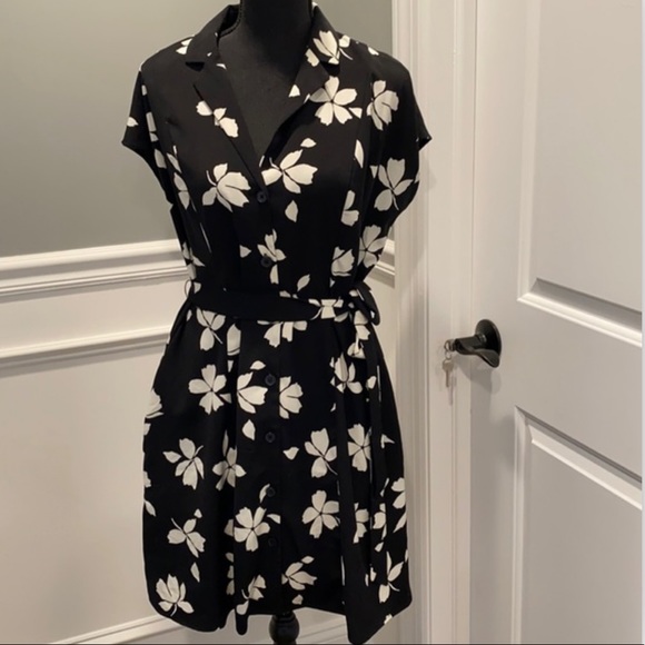 POPSUGAR Dresses & Skirts - Pop sugar Black Floral dress